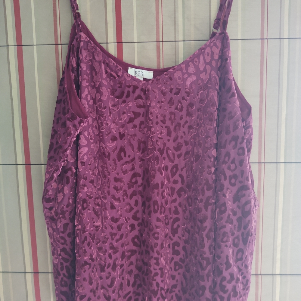 Spaghetti strap top L Kori Burgundy velvet burnout leopard